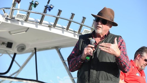 Rex Hunt addresses the Keep Australia Fishing rally in WA © SW
